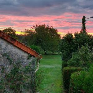 Maisons de vacances Cosy French gite set in peaceful Charente : photos des chambres