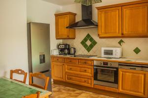 LOCATION VACANCES LA VILLA DU GARDON - EXCEPTIONNEL A COLLIAS - ACCES DIRECT A LA RIVIERE - VUE PANORAMIQUE SUR LES GORGES - 2500€sem