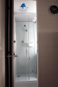 Maisons de vacances *Mobilhome «Vacances a la mer » *Mobilhome 4 personnes * Climatise : photos des chambres