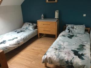 Saint-Saturnin 3-Bed Home Sleeps 10 Pool Garden