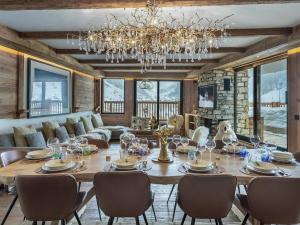 Appartement élégant avec jacuzzi à Val-dIsère - 4 chambres en suite, proche piste de Bellevarde - FR-1-567-87