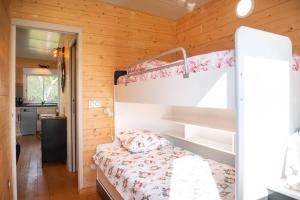 Chalets Cassiopee : Cottage avec piscine privee : photos des chambres