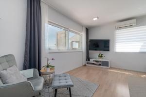 Beachfront Apartment with parking