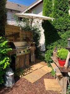 GÎTE REDROOSTER HOME - 160m2, 4 ch, 2 sdb, fibre, parking, sauna, bain à remous