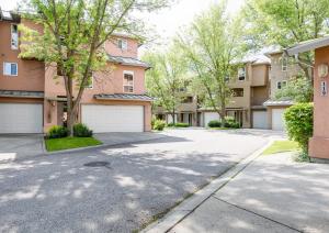 3762 Lakeshore Road, Kelowna, British Columbia, V1W 3L4, Canada.