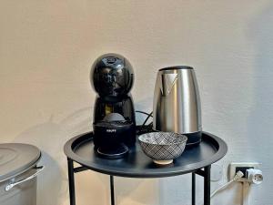 63 passi dal lago by Revenue House