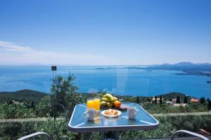 Blue sky loft by Corfuescapes