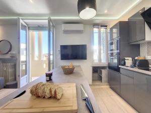 Nestor&Jeeves - PALAIS HISPANIA - Top floor apartment