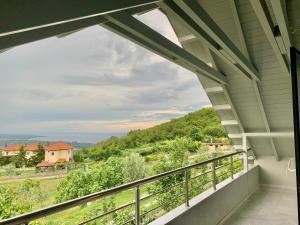 Coastal vista retreat