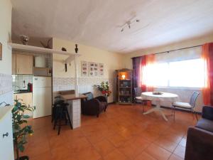 sunrise directly at the sea