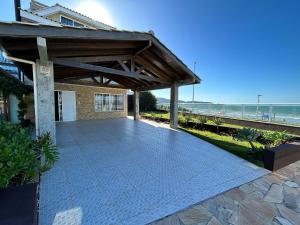 413 - Casa frente Mar em Bombas-Bombinhas.