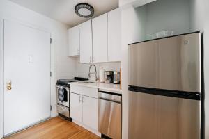 444-3F Newly renovated 1BR in Hells Kitchen