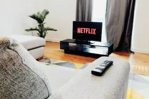 2 Bed Apartment with Free Parking - Writtle