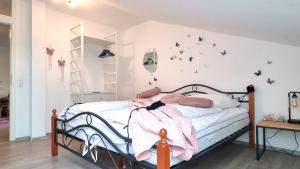 Beauty and Beast 24h-Check-in, 6 Pers, Klima, Massageliege