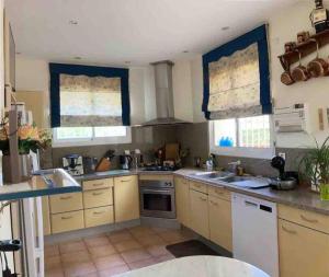 Le Papounet Appartement - Maison de 150m2 à 500m de la plage et du centre ville