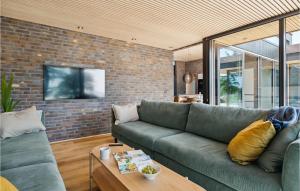 Gorgeous Home In Ebeltoft With Kitchen