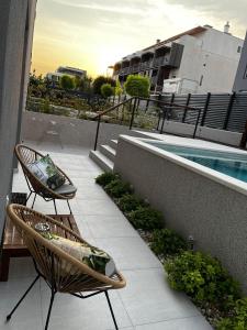 Cozy seaside apartment with private pool & terrace