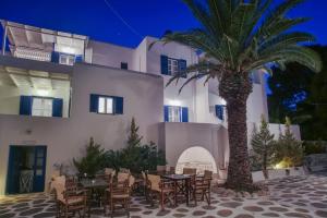 Nicos Studios & Apartments Paros Greece