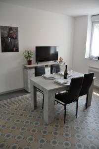 Appartements La Domus Lemaitre - Parking - Wifi TV - autoroute : photos des chambres