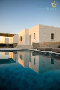 Antiparos Homes