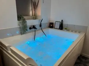 appartement balnéo-centre ville et parking - Neuvy