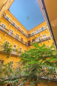 Downtown Luxury Apartment