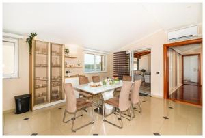 Luxury Penthouse Roberta