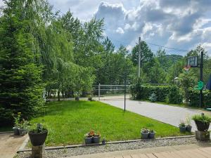 WHITE HOUSE, Vidraru