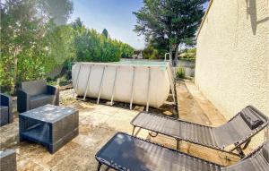 Maisons de vacances Beautiful Home In Lapalud With Private Swimming Pool, Can Be Inside Or Outside : photos des chambres