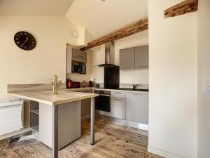 L'ABBAT-JOUR - Appartements - Plein Sud - Thermes : photos des chambres