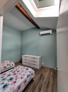 Appartements ColorChic 3 etoiles - Parking Prive Terrasse Clim - 120m2 Plein centre : photos des chambres