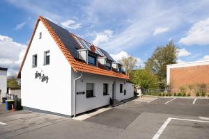 Rooms by StayStay I 24 Hours Check-In