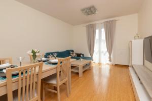 Cozy Apartment Batalionów Chłopskich in Gdynia by Renters