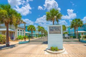 Sandy Craic- Elevator! Overlooking Community Pool!