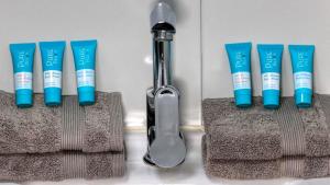 White Cliffs Self Contained Cabin Accommodation