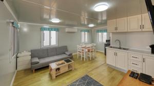White Cliffs Self Contained Cabin Accommodation