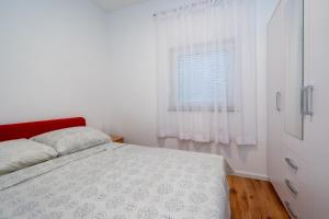 Apartments with parking space Povljana, Pag - 11516