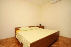 Family-friendly apartments with swimming pool Kneza, Korcula - 9720