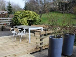 Gîte Charmant avec Cheminée, Terrasse et Stationnement - Proche Nancy et Moselle - FR-1-584-50