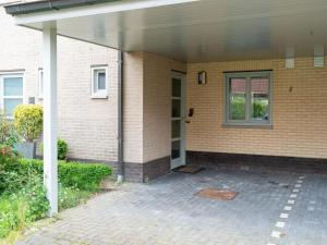 Holiday home in De Haan with parking
