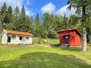 2 person holiday home in FÄRGELANDA-By Traum