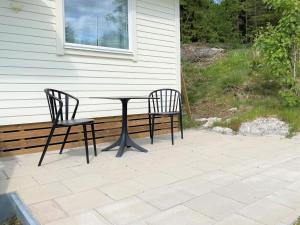 2 person holiday home in FÄRGELANDA-By Traum