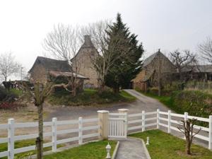 Maisons de vacances Gite Conques-en-Rouergue, 3 pieces, 4 personnes - FR-1-601-378 : photos des chambres