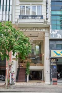 Bin Bin 10 - Mimosa Hotel Near Tan Son Nhat Airport