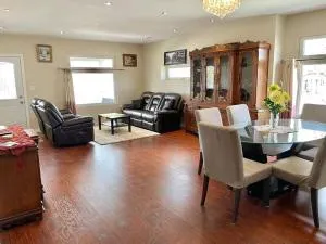 New & Cozy Niagara Getaway. 7 mins from the Falls - 刘易斯顿