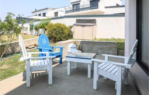 Maisons de vacances Amazing Home In Clohars-carnot With Wifi And 4 Bedrooms : photos des chambres