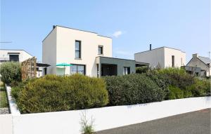 Maisons de vacances Nice Home In Clohars-Carnoet With Wifi : photos des chambres