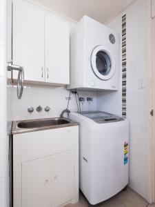 Levuka Unit 12 14 Moreton Pde