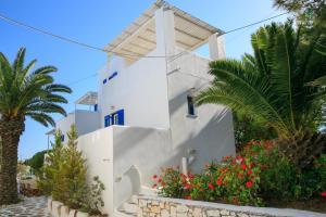 Nicos Studios & Apartments Paros Greece