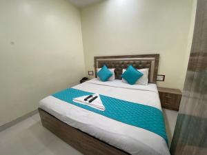 Hotel Apsara- Near J J Hospital Mumbai